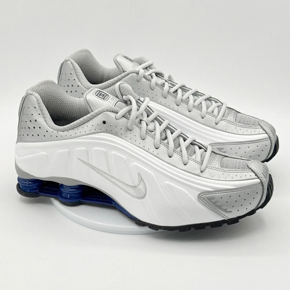 Nike Shox R4 Size 11 Mens White/White Silver HQ1988-102, NEW